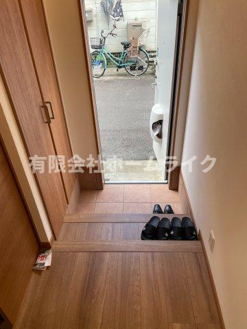 御厨東2丁目戸建て（リノベーション物件）の玄関