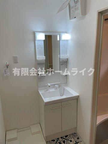 御厨東2丁目戸建て（リノベーション物件）の洗面所