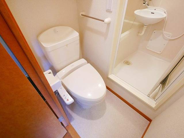 レオパレス八条Ⅲのトイレ|清潔感のあるトイレです