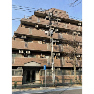 【外観】 | 鉄筋コンクリート造のがっちりとした建物。