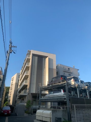 エスリード京都山科セミリアの外観