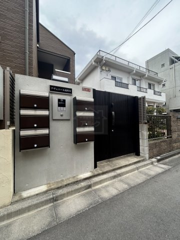 アヴェニール高円寺のエントランス