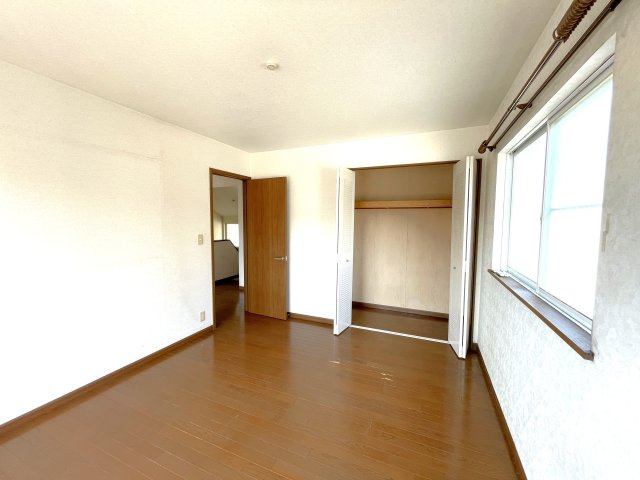 松尾町高富売り戸建ての洋室