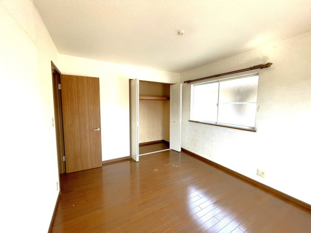 松尾町高富売り戸建ての洋室