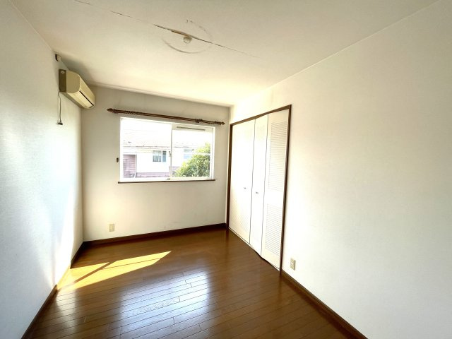 松尾町高富売り戸建ての洋室