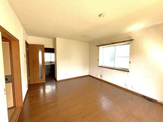 松尾町高富売り戸建ての居間・リビング