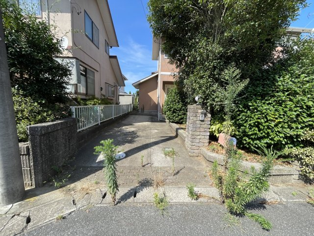 松尾町高富売り戸建ての駐車場