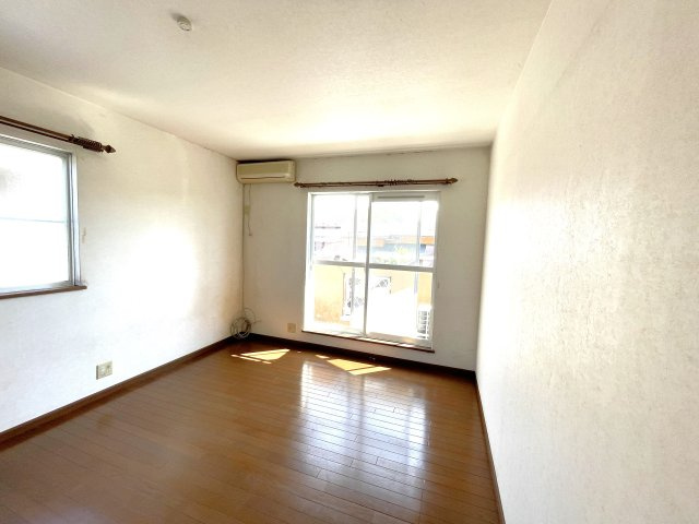 松尾町高富売り戸建ての洋室