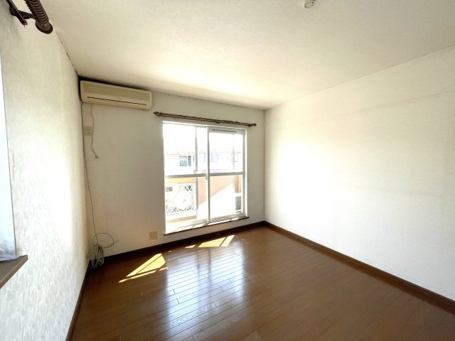 松尾町高富売り戸建ての洋室