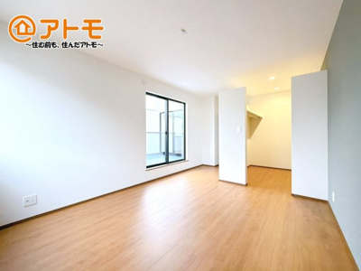 【寝室】 | 三島市松本1期　新築戸建　1号棟 | 毎日すごす部屋の広さや陽当りも気になるポイントですね！現地で体感してみてください♪