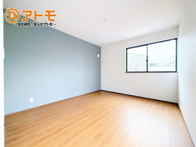 【寝室】 | 三島市松本1期　新築戸建　1号棟 | 各居室に収納がついているので、部屋の中をすっきり見せることができますね！