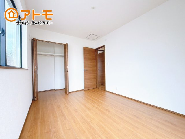 【子供部屋】 | 三島市松本1期　新築戸建　1号棟 | 収納豊富な洋室は使い勝手良好です！