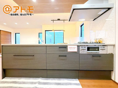 【キッチン】 | 三島市松本1期　新築戸建　1号棟 | 対面タイプならキッチン内にいながらご家族やお客様との会話が楽しめます♪