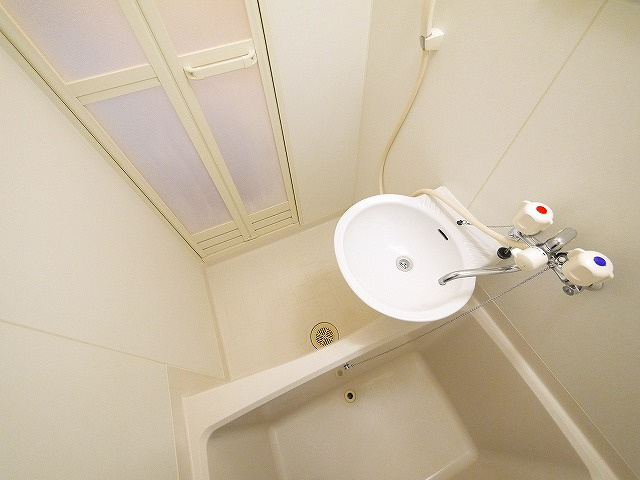 レオパレスエザーンスⅡの設備|洗面台完備