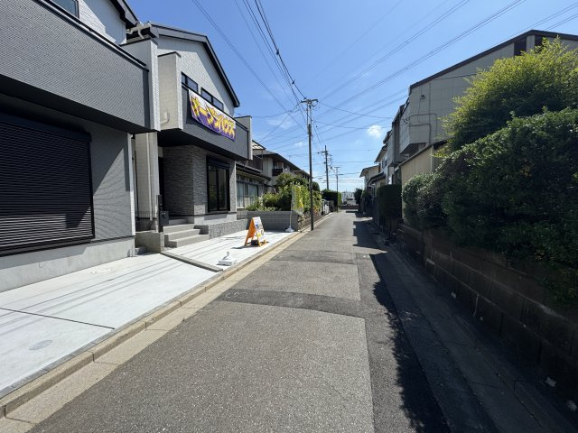 市川市原木４丁目新築戸建【二俣小学校：10分】の前面道路含む現地写真|南側前面道路