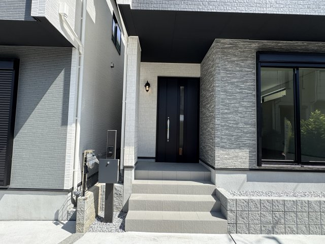 市川市原木４丁目新築戸建【二俣小学校：10分】のエントランス|エントランス・玄関ポーチ