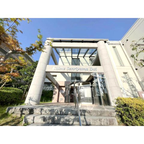 カルム千里山土井の外観