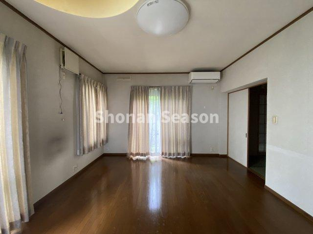 【居間・リビング】 | 大家族にもピッタリな大型6SLDKの間取りプラン◎
どのお部屋を使おうか、家族会議が楽しみですね♪