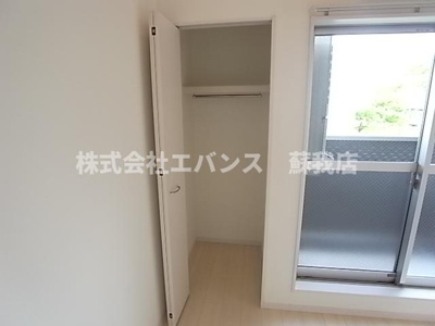 【収納】 | レフィナードカメオカ | 大きなクローゼットがあり、収納には困りません