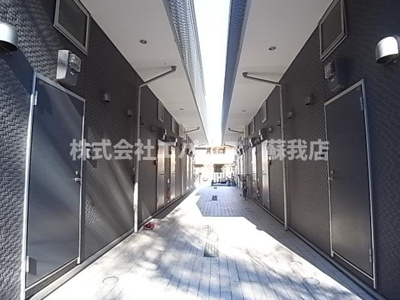 【エントランス】 | レフィナードカメオカ | 清潔なエントランスです