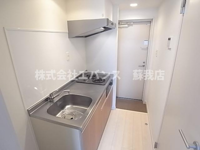 【キッチン】 | レフィナードカメオカ | 使いやすいガスレンジ付キッチンです