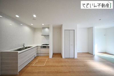 【居間・リビング】 | いろどりアイタウン久喜市久喜東1丁目　新築住宅 | ≪1号棟≫
現地(2025年11月撮影)