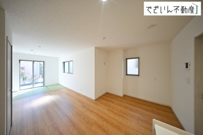 【居間・リビング】 | いろどりアイタウン久喜市久喜東1丁目　新築住宅 | ≪1号棟≫
現地(2025年11月撮影)