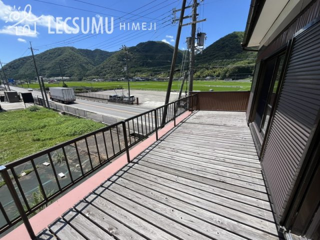 姫路市安富町狭戸/中古戸建のバルコニー