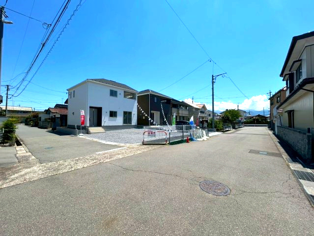 長野市篠ノ井小森の新築一戸建の前面道路含む現地写真