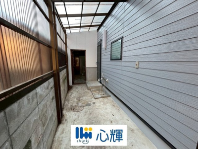 【その他】 | 宇部市西岐波(自由ケ丘）中古住宅／2階建 | 便利な差し掛けがございます。