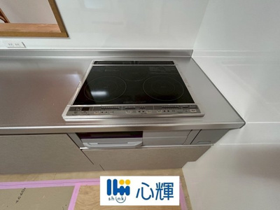 【キッチン】 | 宇部市西岐波(自由ケ丘）中古住宅／2階建 | ＩＨクッキングヒーターです。安全機能も充実しているので安心。お掃除も楽です。
