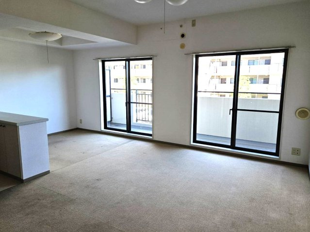 シーアイマンションＢ棟の居間・リビング