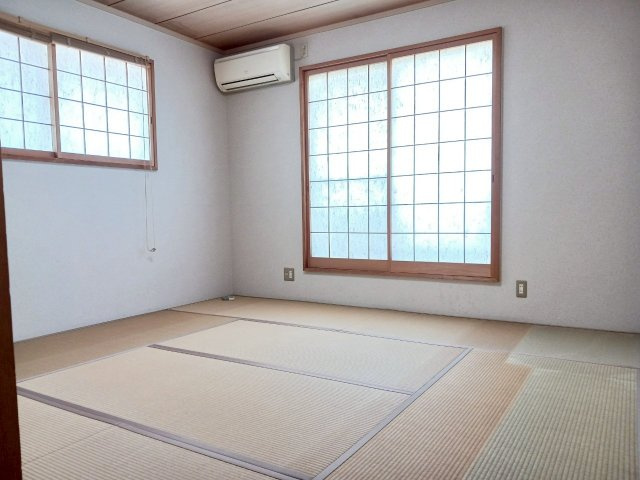 丸亀市前塩屋町　中古戸建の和室|2階和室