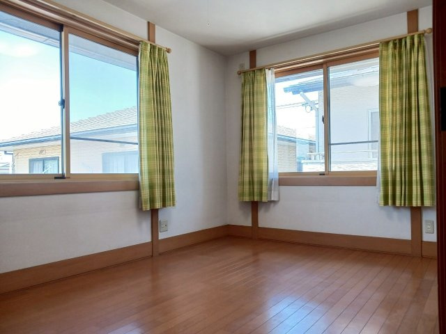 丸亀市前塩屋町　中古戸建の洋室