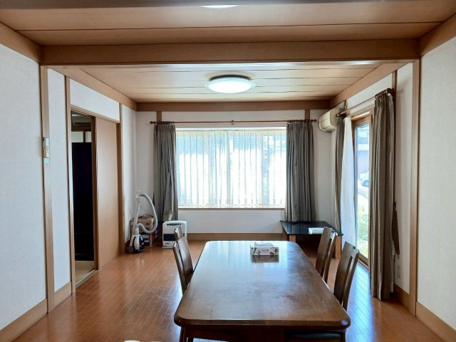 丸亀市前塩屋町　中古戸建の居間・リビング