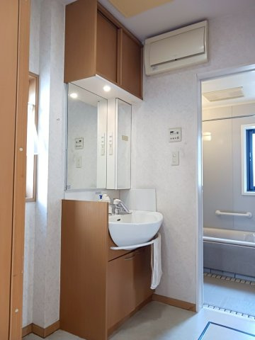 丸亀市前塩屋町　中古戸建の独立洗面台