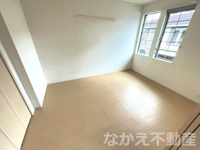 【寝室】 | 広くて明るい寝室