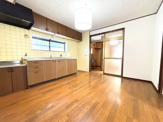 大字嬉戸建の居間・リビング
