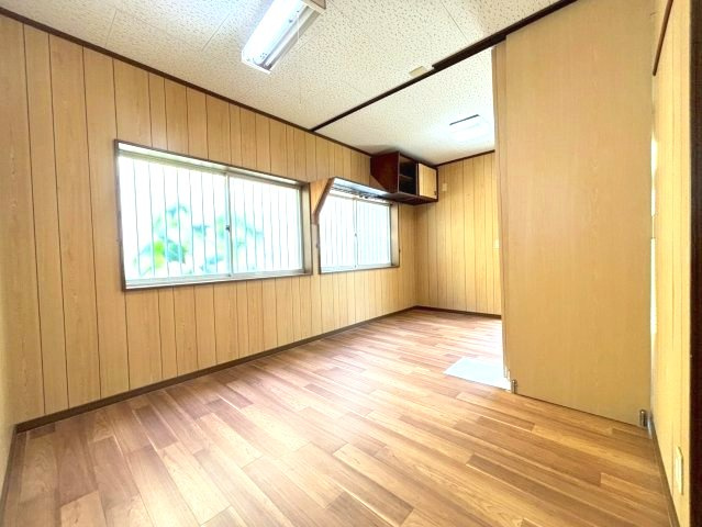 大字嬉戸建の洋室