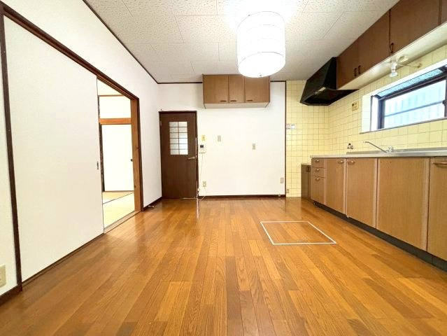 大字嬉戸建の居間・リビング