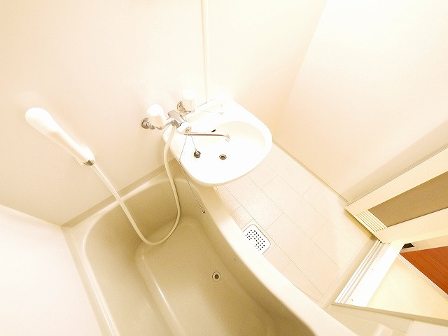 レオパレスＳＴＥＬＬＡの洗面所|脱衣スペースもあります