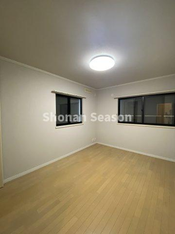 【洋室】 | スペース十分な洋室は、２階に３部屋ございます♪