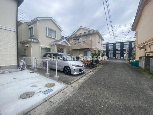 【周辺】 | 小・中学校近く、コンビニ（徒歩１分）暮らしやすさもお墨付きですよ♪