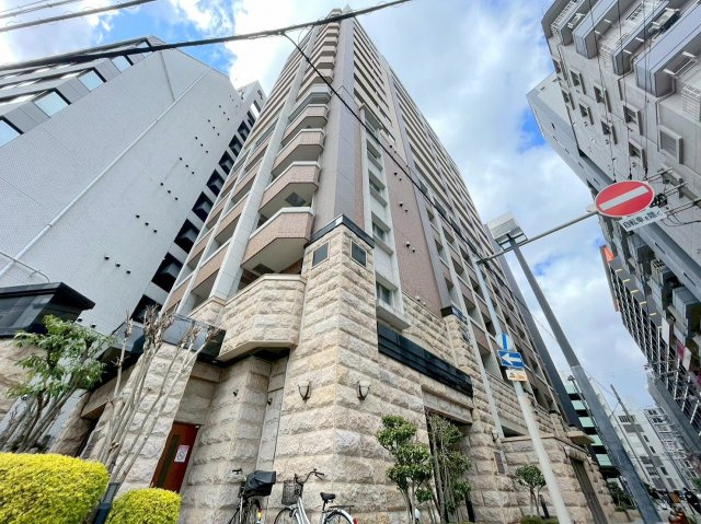 プレサンス新大阪ステーションフロントの外観