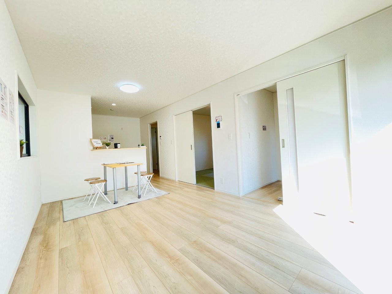 豊田市上丘町第1　新築分譲住宅　全3棟　1号棟の居間・リビング|家族団らんできるくつろぎのリビングルーム。