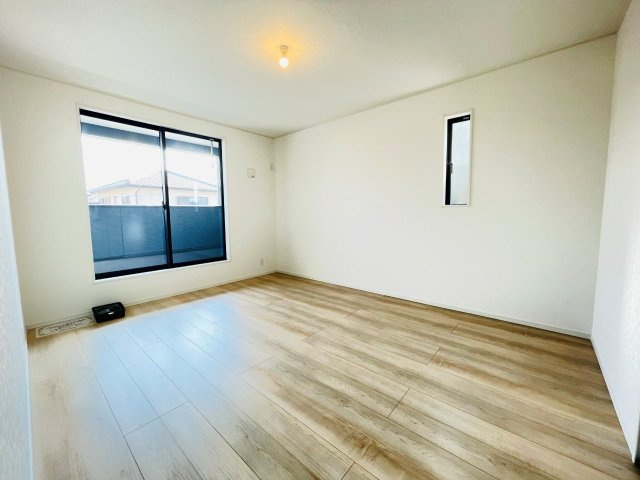 豊田市上丘町第1　新築分譲住宅　全3棟　1号棟の洋室|居室は、収納つきで子ども部屋や寝室など多彩な用途の利用ができます♪