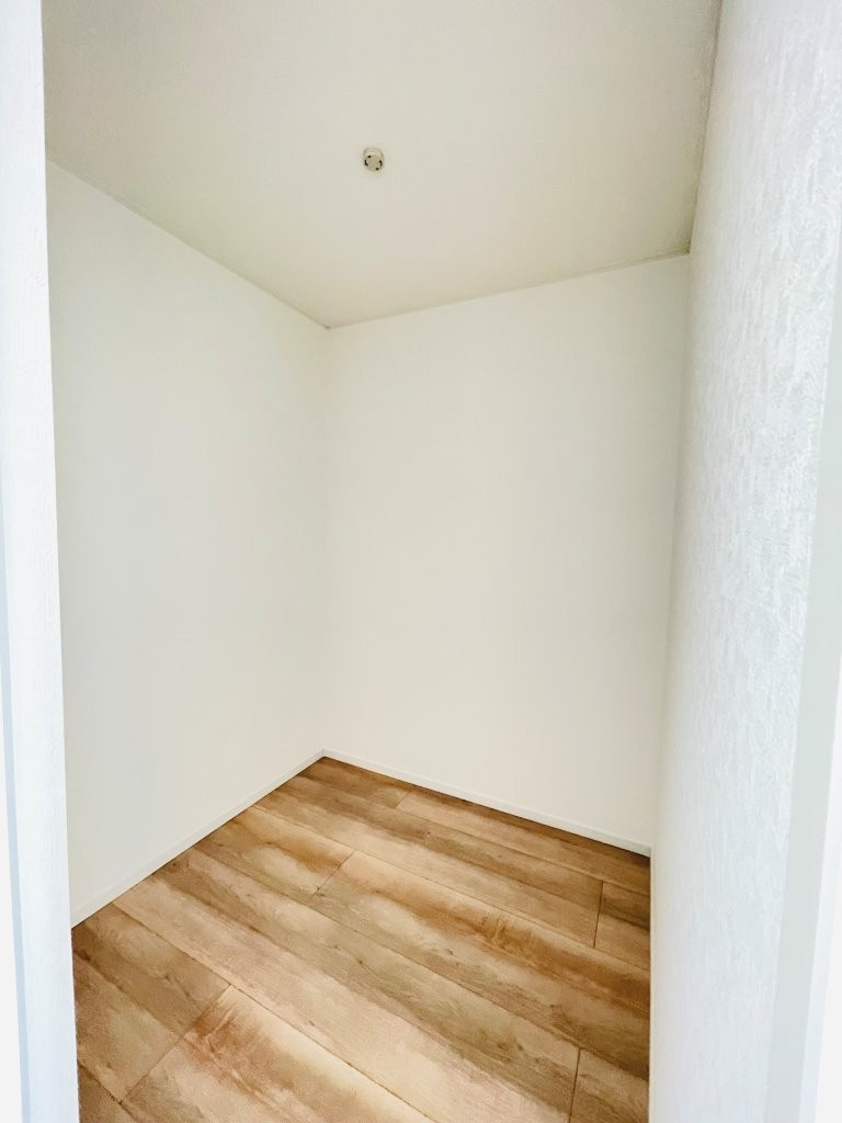 豊田市上丘町第1　新築分譲住宅　全3棟　1号棟の収納|居室にはウォークインクローゼットを完備。家族の衣類がスッキリ片付きます♪