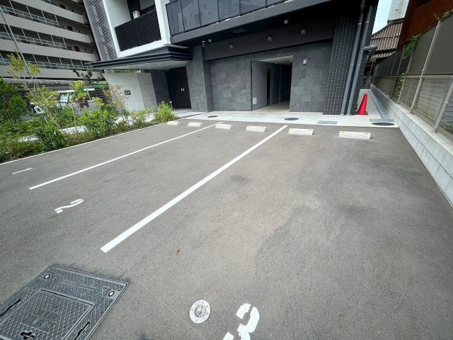 バウスフラッツ新大阪の駐車場