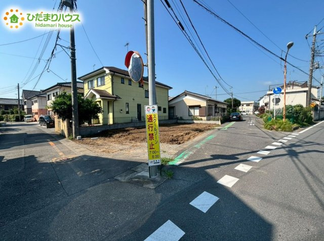 鴻巣市滝馬室　新築一戸建て　ハートフルタウン　01の前面道路含む現地写真