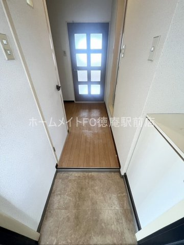 大阪市城東区天王田の賃貸マンションの玄関